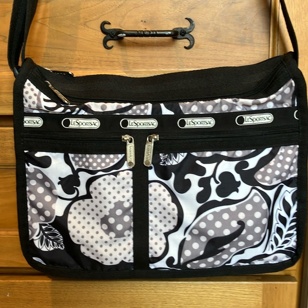 LeSportsac NWOT cute floral Hobo Crossbody